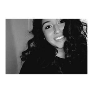 Meet your Posher, Estephani